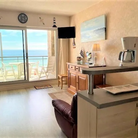 Apartment Equipe A Avec Terrasse Et Garage - Fr-1-478-118 *