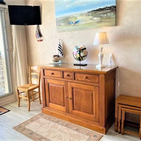 Equipe A Avec Terrasse Et Garage - Fr-1-478-118 Apartment